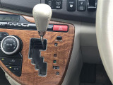 気になる車はすぐにお問い合わせください!画面右側の0066から始まる無料ダイヤルからお問い合わせ下さい!専門スタッフがお車のご質問にお答えいたします!