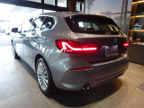 BMW正規販売店のお車は、全てのお車にBMW認定中古車保証書が発行されます。保証約款もございますので、保証内容が明確でございます。お客様にご安心してお乗り頂けますよう、全力でお客様をサポート致します。
