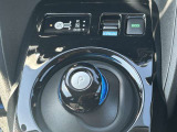 電気自動車ならではのシフトなのでパソコンのマウスのように操作いただけます!!