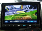 バック駐車が苦手な方や、初めてのお車で不安な方でも後方をナビ画面に映してくれるので、ラクラク停められます。