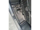 荷台部分には扉の下にも収納スペースがしっかり確保されております。