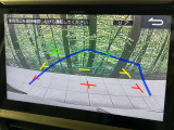 【バックカメラ】駐車時に後方がリアルタイム映像で確認できます。大型商業施設や立体駐車場での駐車時や、夜間のバック時に大活躍!運転スキルに関わらず、今や必須となった装備のひとつです!