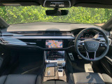 Audiのインテリアはエクステリア同様、優れたデザイン性とクオリティ、そして機能性を兼ね備えております。