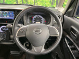 【純正革巻きステアリング】上質な革を使用することで、手にしっかり馴染みとても運転しやすいハンドルです♪