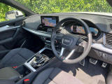 Audiのインテリアはエクステリア同様、優れたデザイン性とクオリティ、そして機能性を兼ね備えております。