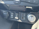 エアコン操作パネルの下段にはUSB&タイプC電源及びシートヒータースイッチ装備されています
