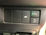 【パワーバックドア】スマートキーや運転席のボタンを押すだけでリアゲートが自動で開閉します!荷物を持っている時や、高い位置にあるバックドアを閉める際に便利な機能です♪