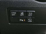 【安全装備も充実】車線逸脱警報システム。バック時の障害物を検知し知らせるパーキングセンサー付きです。