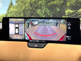 【360°ビューモニター】専用のカメラにより、上から見下ろしたような視点で360度クルマの周囲を確認することができます☆死角部分も確認しやすく、狭い場所での切り返しや駐車もスムーズに行えます。