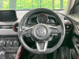 【純正革巻きステアリング】上質な革を使用することで、手にしっかり馴染みとても運転しやすいハンドルです♪