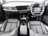Audiのインテリアはエクステリア同様、優れたデザイン性とクオリティ、そして機能性を兼ね備えております。