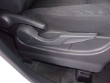 微妙な調整ができ、ピッタリのポジションで運転することが可能です。
