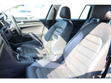 (運転席助手席)安全装備をオプションで追加するのは日本的発想。フォルクスワーゲン車はサイドエアバッグを全車標準で装備しております。