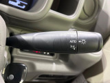 【オートライト】周りの明るさに応じて自動でヘッドライトの点灯・消灯ができる機能です!ライトの付け忘れ・消し忘れなどが無くなり、雨の日や夕方の走行も安心!トンネル通過時も便利ですね♪