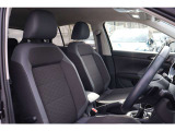 (運転席助手席)安全装備をオプションで追加するのは日本的発想。フォルクスワーゲン車はサイドエアバッグを全車標準で装備しております。