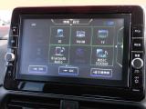 ナビゲーション+AV 2画面表示(デュアルウィンドウ)、TV、FM/AM、Bluetooth Audio、SDカード、DVD再生、 CD録音/再生、ハンズフリーフォン、スマホ、Nissan Connectサービス対応の高性能9インチ大型ナビです。