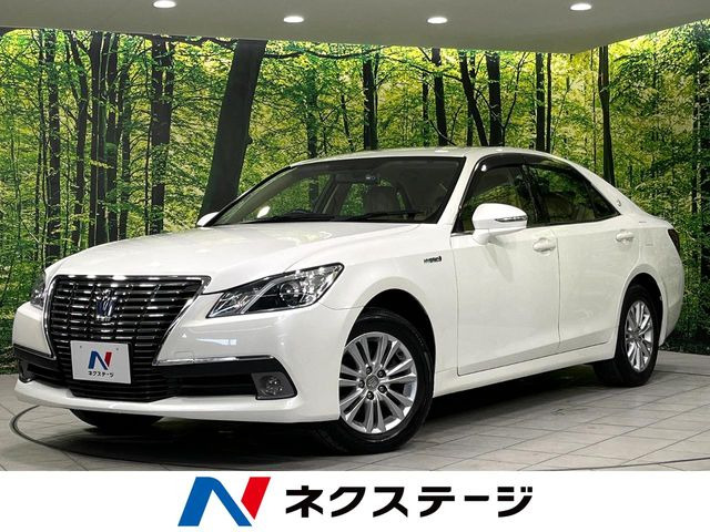 クラウンハイブリッド 2.5 ロイヤル Four 4WD