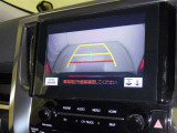 バックモニターも装備しております。バックギアに入れるとナビ画面に車の後方が映し出されます。これで後方確認も安心!