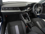 Audiのインテリアはエクステリア同様、優れたデザイン性とクオリティ、そして機能性を兼ね備えております。