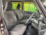 運転席シート廻りは使用感も少なく、良好な状態となっています。前オーナー様が丁寧に使っていたことがよくわかりますね。