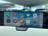 お手元のスマートフォンと接続して頂く事で使用可能な「Apple CarPlay/Android Auto」電話の応答は勿論、メッセージの受信やLINE、音楽接続からナビアプリの使用まで幅広く活躍致します。