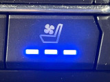 【シートベンチレーション】夏場は涼しい風でお尻や背中の熱やムレを防ぎ、冬はエアコンよりも早く温まってポカポカに!季節を問わず快適に過ごせます。