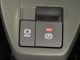 【電動パーキングブレーキ】パーキングブレーキを指先だけで操作可能です!力の弱い人にも安心してブレーキをかけていただけます!