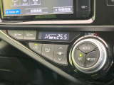 【オートエアコン】一度お好みの温度に設定すれば、車内の温度を検知し風量や温度を自動で調整。暑い…寒い…と何度もスイッチ操作をする必要はありません。快適な車内空間には必須の機能ですね♪