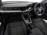 Audiのインテリアはエクステリア同様、優れたデザイン性とクオリティ、そして機能性を兼ね備えております。
