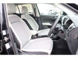 (運転席助手席)安全装備をオプションで追加するのは日本的発想。フォルクスワーゲン車はサイドエアバッグを全車標準で装備しております。