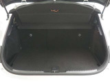 広々としたラゲージスペースを備えています。大きなものや長さのある荷物もしっかりと積み込めます。