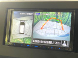 【アラウンドビューモニター】専用のカメラにより、上から見下ろしたような視点で360度クルマの周囲を確認することができます☆死角部分も確認しやすく、狭い場所での切り返しや駐車もスムーズに行えます。