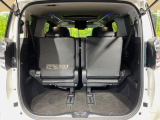 普段のお買い物や通勤、送迎等に十分な荷室スペースを確保しております。セカンドシートを倒すと、大きな荷物の積載も可能です♪