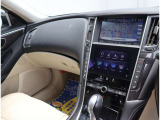 お車選びをお楽しみ頂けるよう、在庫車の展示スペースを十分に確保しております。