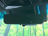 【デジタルインナーミラー】後席の大きな荷物や同乗者で後方が確認しづらい時でも安心!カメラが撮影した車両後方の映像をルームミラー内に表示。クリアな視界で状況の確認が可能です!
