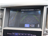 『1台』のお車に対して、3名体制で日々議論を重ね仕入れを行っております。