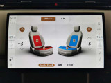 【全席シートヒーター&クーラー】フロントシートとリアシートの両方で3段階調節が可能なシートヒーター&クーラーが内蔵されております。季節を問わず重宝するオプション装備です。