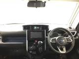 見通しのよいすっきりとした視界で、誰でも運転しやすいです。運転のしやすさは疲れにくさにも繋がりますよ♪