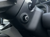 【電動コラム】シートメモリーと合わせて使用すると複数人運転する場合は、お好きなポジションを記憶する事ができます。細かな調節も可能なため、ストレスなく運転が出来ます。