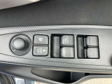 電動格納ドアミラーを装備しており、駐車場などでミラーを折りたたんでおくことも簡単にできます。