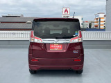 スタイリッシュなバックビュー。ショッピングにレジャーに大活躍!車の詳細はスタッフへおたずねください!