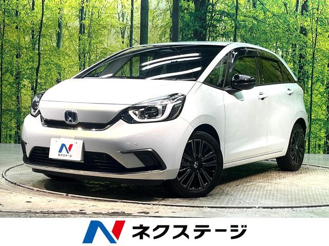 フィット 1.5 e:HEV ホーム メゾン 20周年特別仕様車（6AA-GR3）