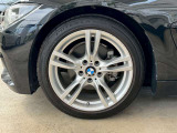 サービスにはドイツ本国と同様に教育と訓練を受け、BMWを知り尽くした「マイスター」が数多く在籍しております。360度による納車前点検整備で、お客様に安心と安全をお届けいたします。