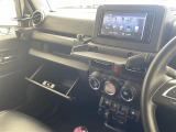 【 オートエアコン 】車内温度を感知して自動で温度調整をしてくれるのでいつでも快適な車内空間を創り上げます。