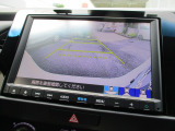リアカメラで車庫入れ等をアシスト。