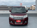 凛としたフェイスが魅力のフロントデザイン!白い光と省電力の【ディスチャージ(HID)ヘッドランプ】!