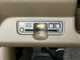 ハンドルの左下にETCがついています。高速道路の料金所の通過も楽々です。 カードの取り出しもしやすい場所についています。