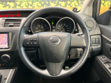 インテリアに合わせたデザインのステアリングは、運転される方のことも考え、運転しやすい形状、大きさです。是非一度、実際に触ってお確かめください。