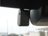 ◆ドライブレコーダー◆映像・音声などを記録する自動車用の装置です。 もしもの事故の際の記録はもちろん、旅行の際の思い出としてドライブの映像を楽しむことができます。