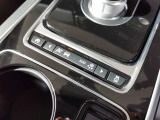 ドライブモードセレクトを装備しておりますので、気候や路面状況に応じて切り替える事により、最適な状態で運転をお楽しみいただけます!